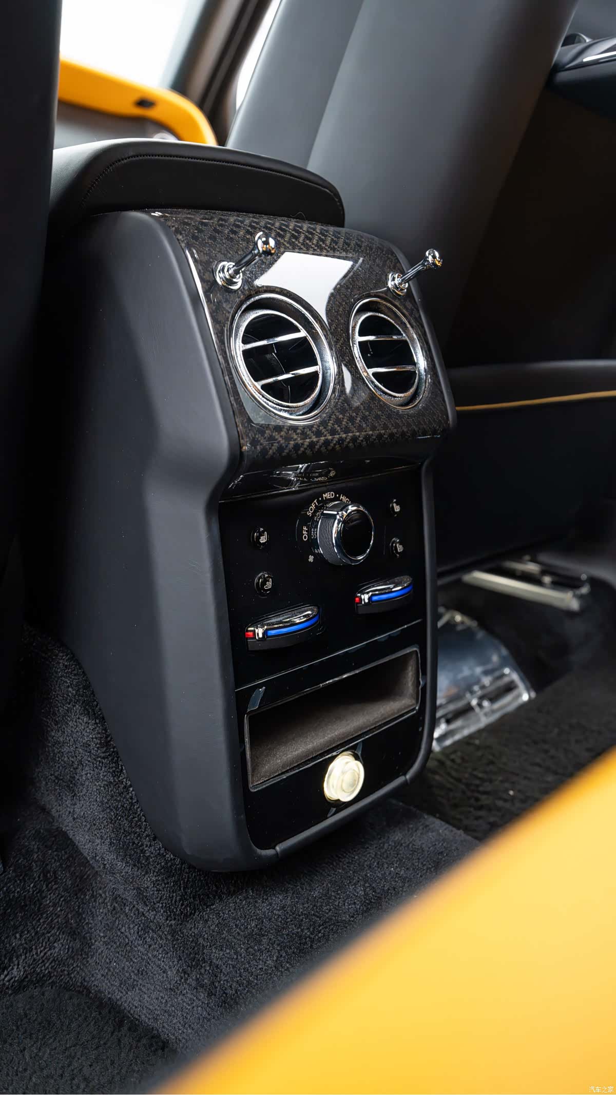 Rolls-Royce Cullinan, 2021 14
