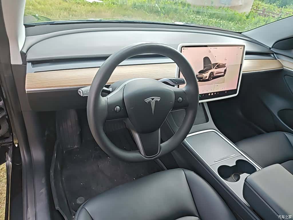 Tesla Model 3, 2023 11