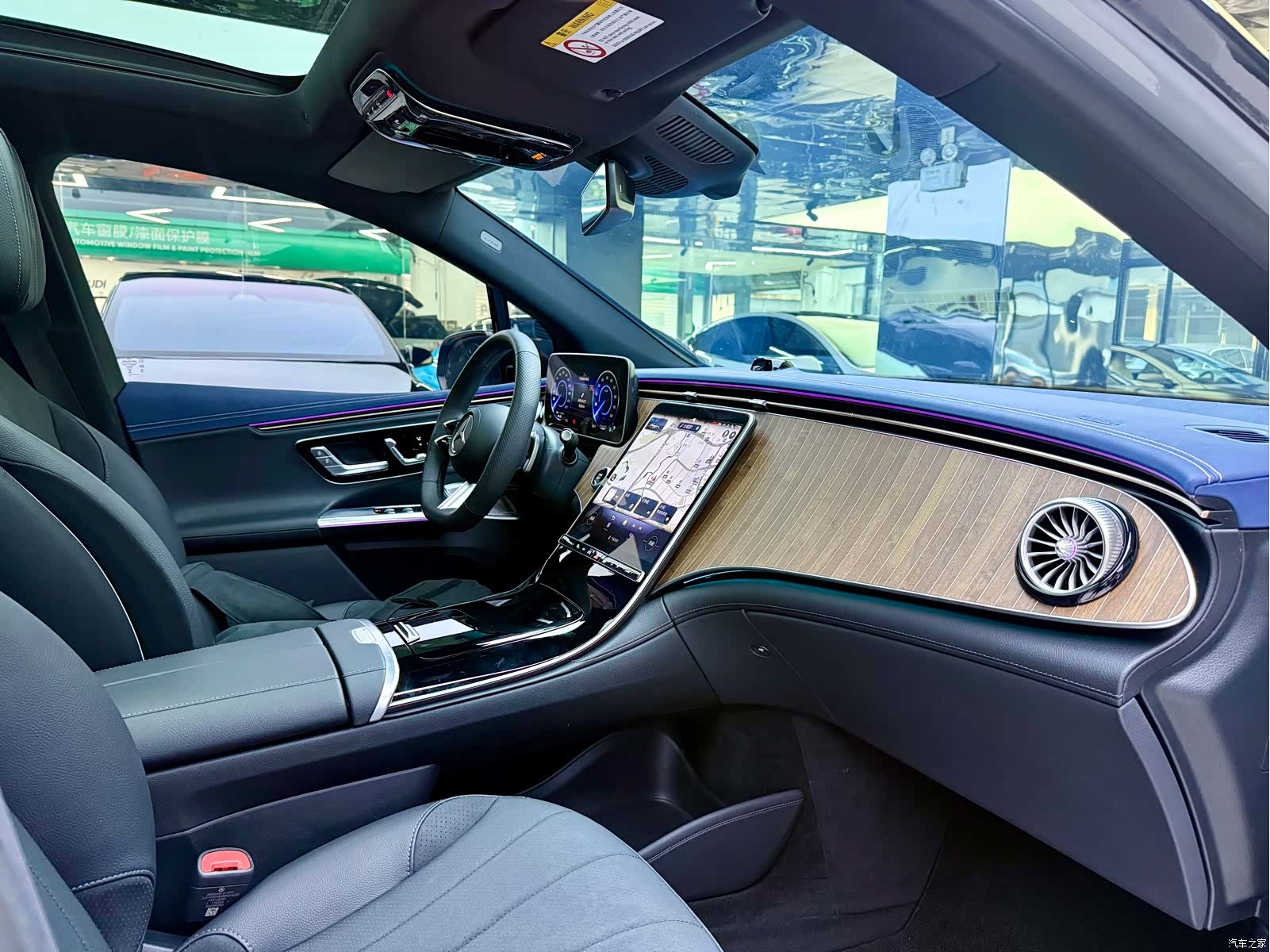 Mercedes-Benz EQE, 2023 12