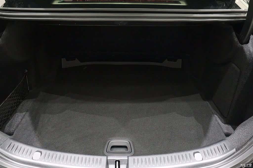 Mercedes-Benz E-Class, 2023 20