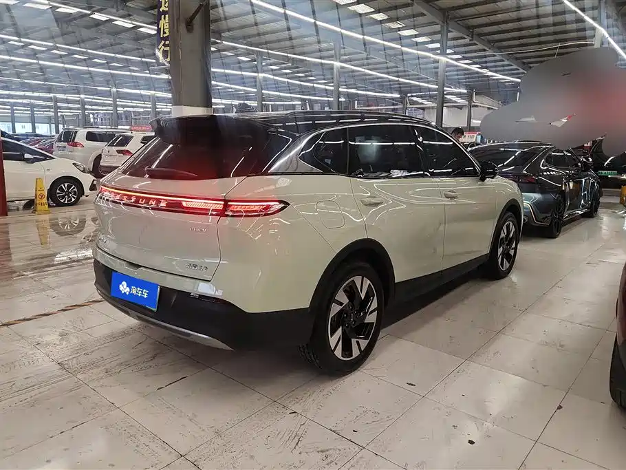 Besturn Yue Yi 07