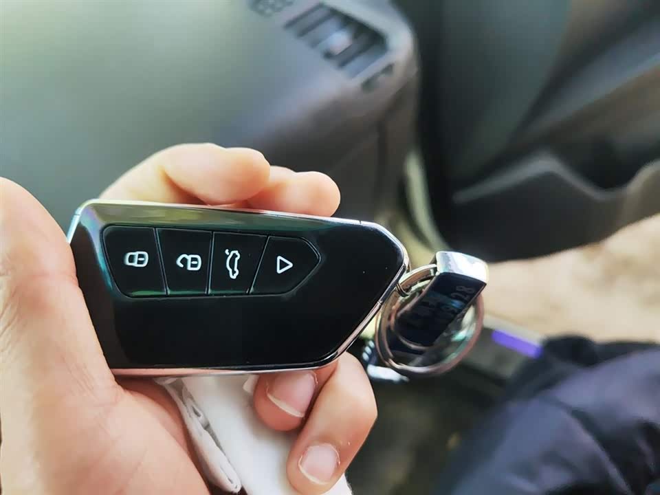 Luxgen Excellent 6 SUV