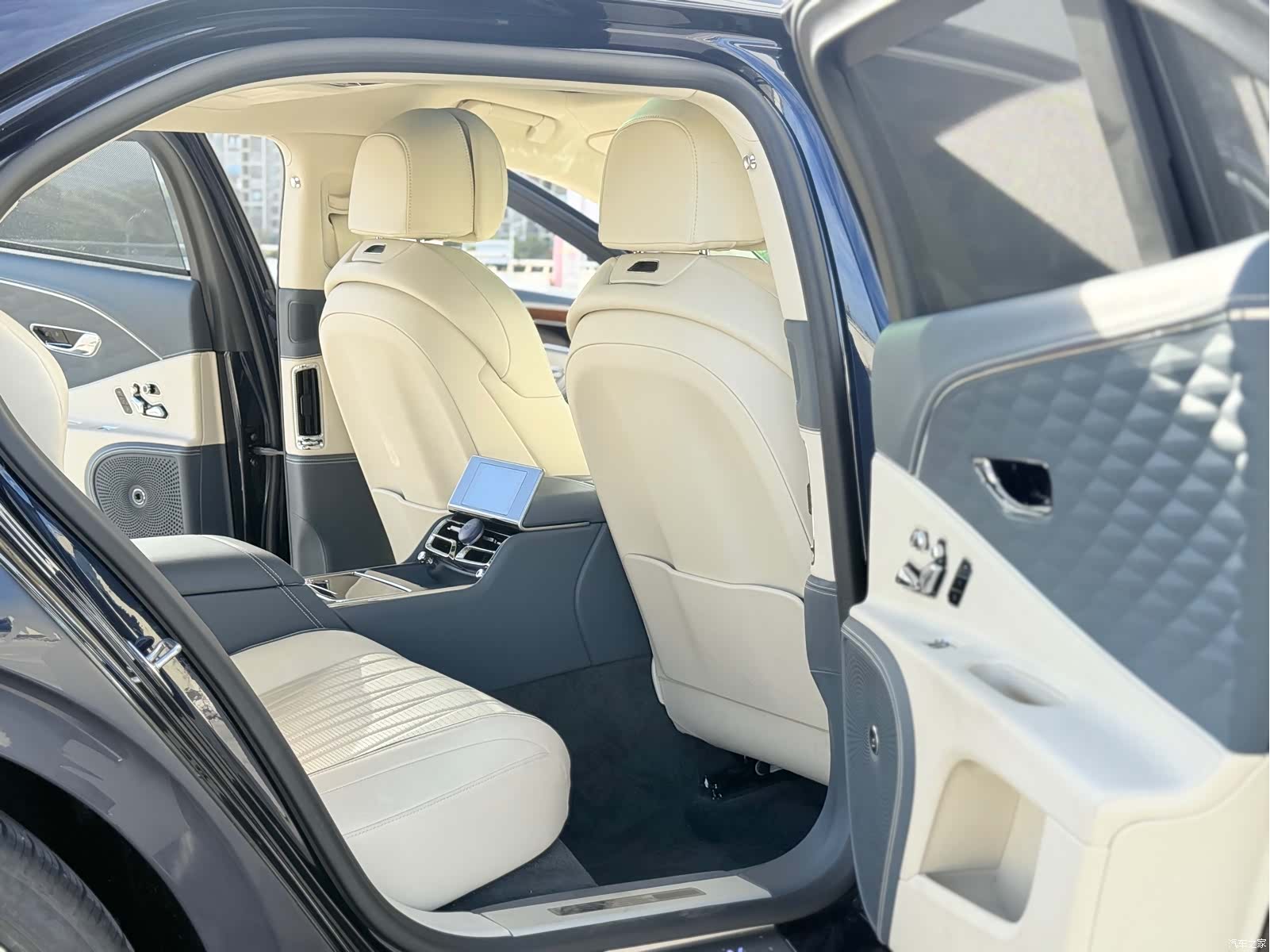 Bentley Flying Spur, 2022 7