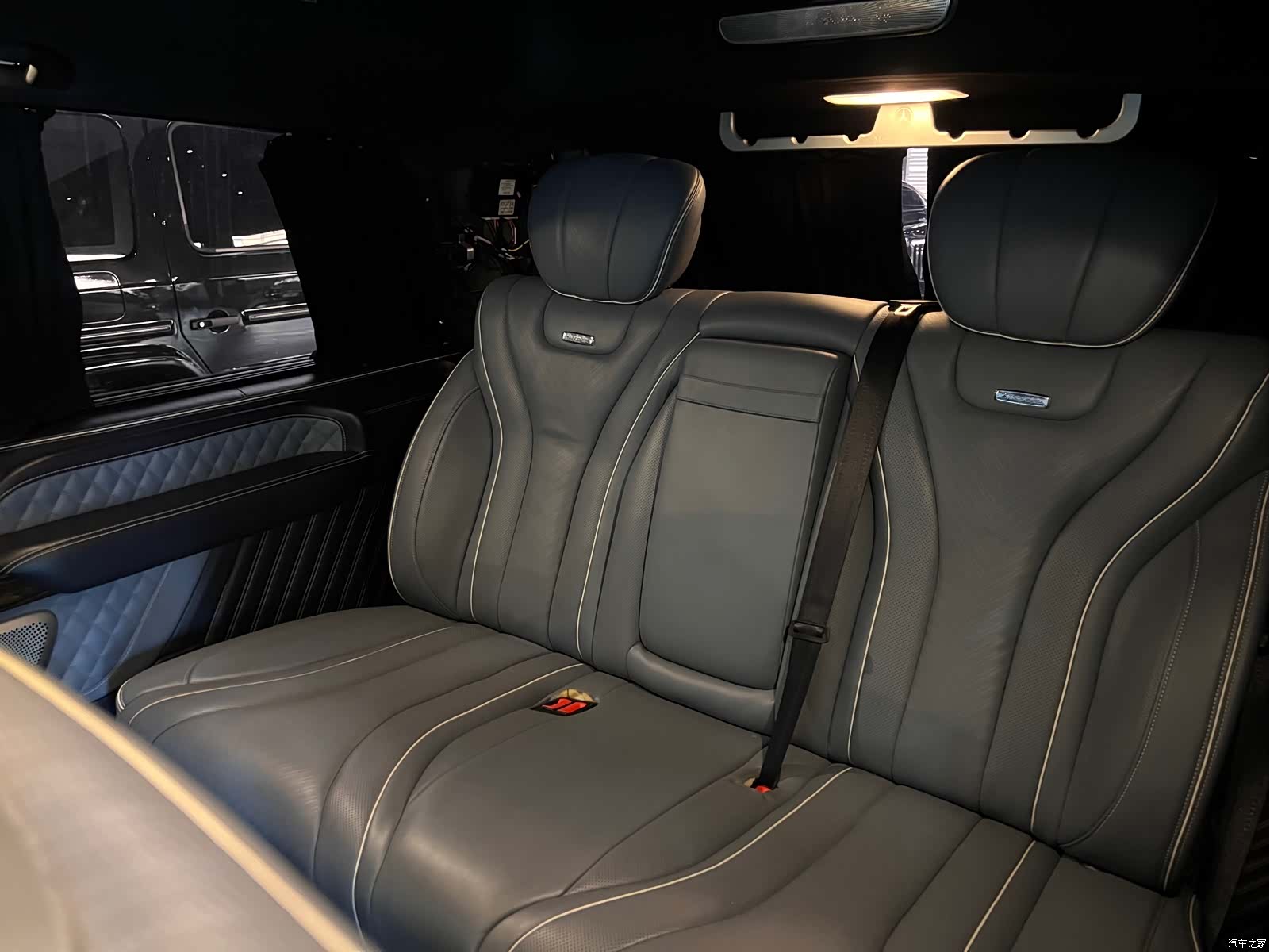 Mercedes-Benz 7, 2021 21