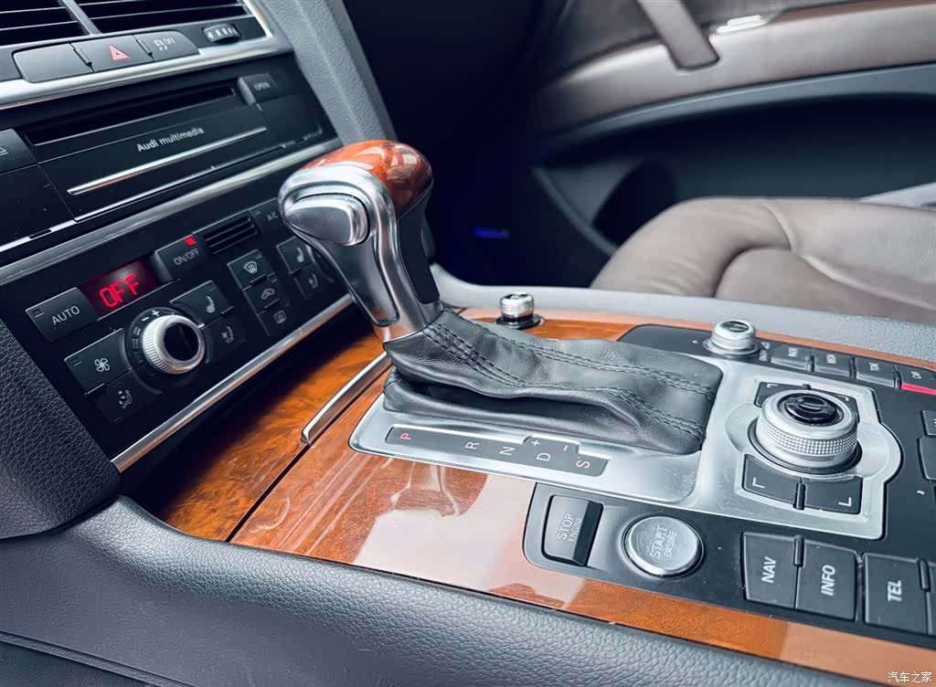 Audi Q7, 2014 9
