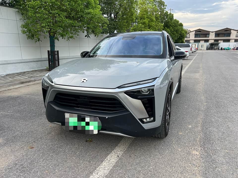 NIO ES8