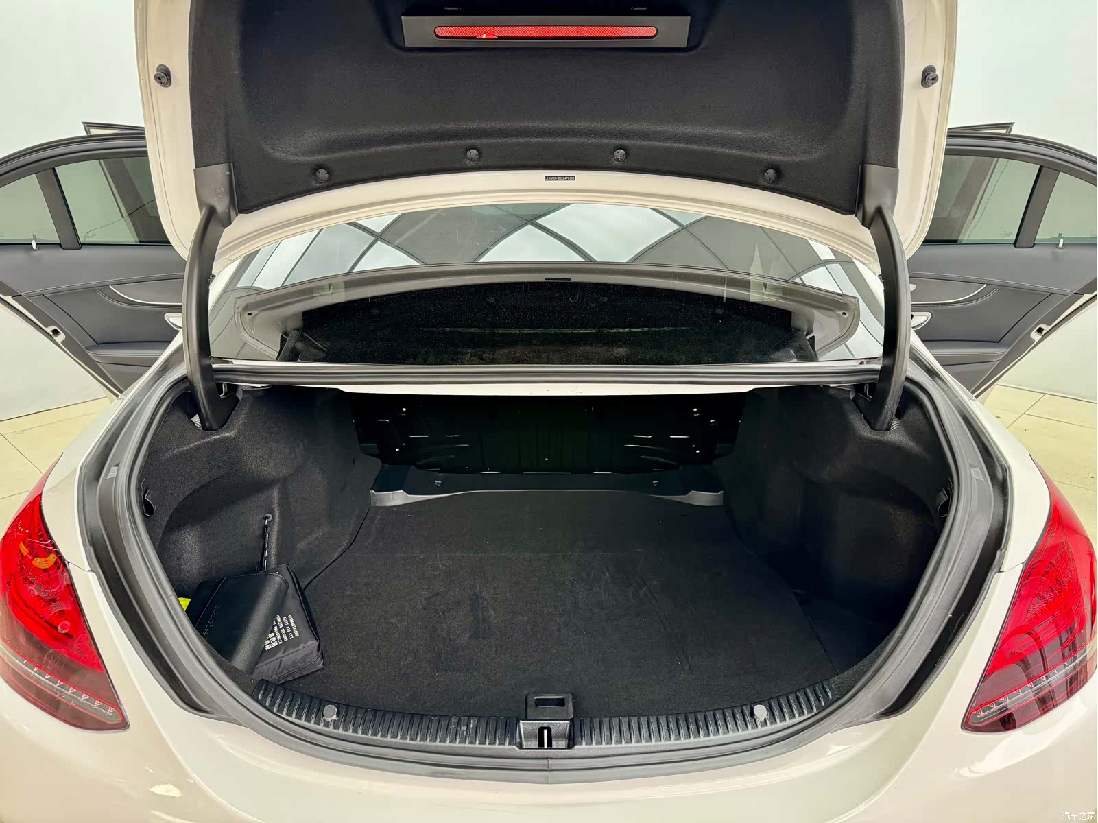 Mercedes-Benz C-Class, 2018 23