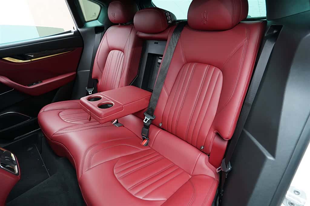 Maserati Levante, 2017 13