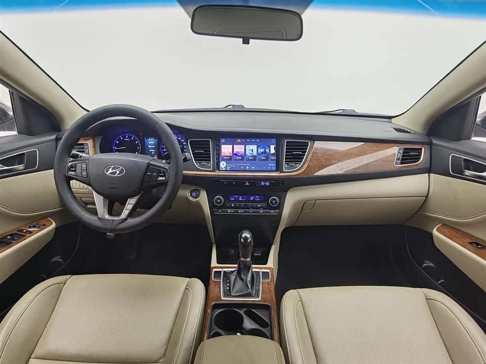 Hyundai Name picture