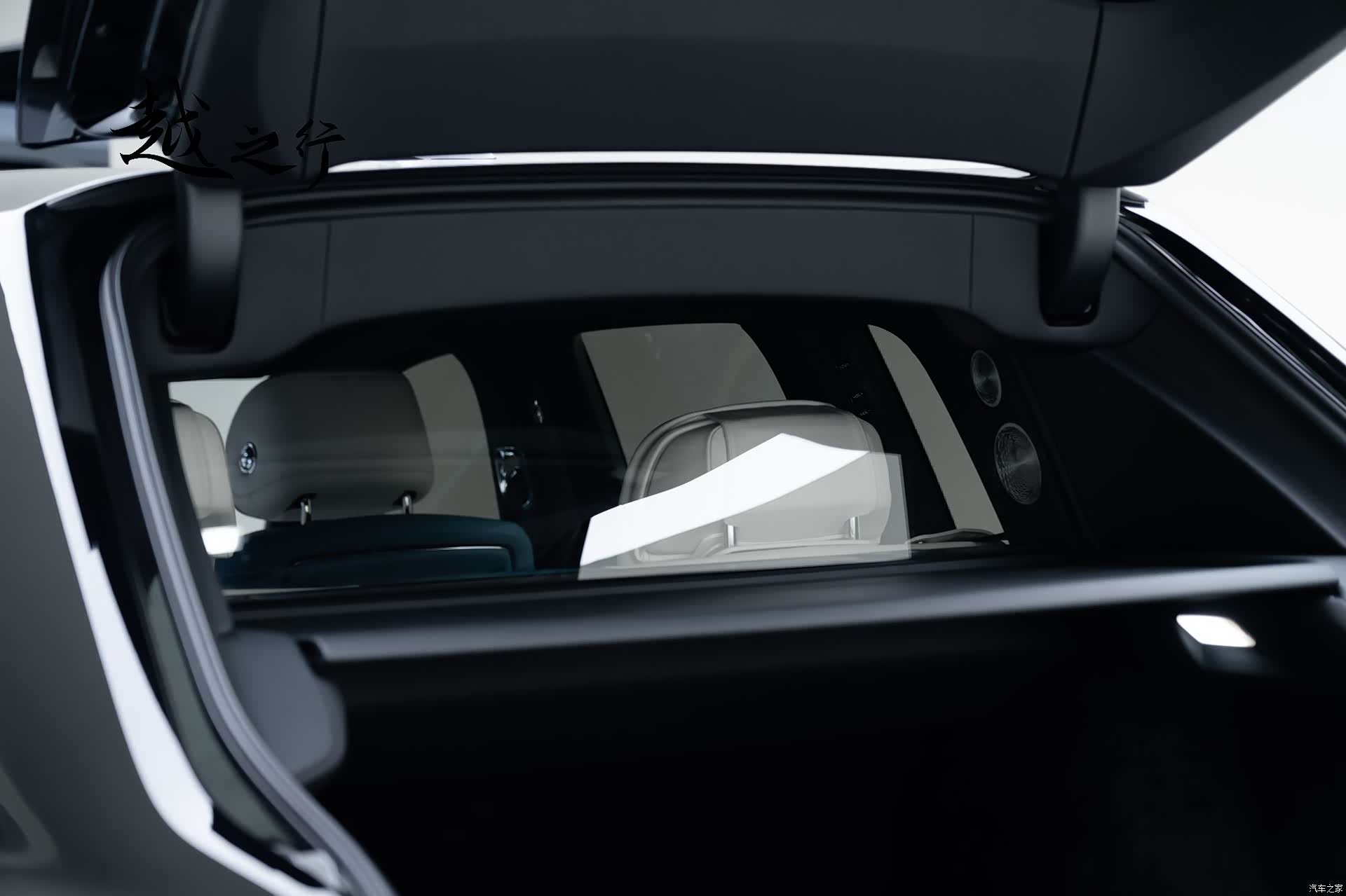Rolls-Royce Cullinan, 2023 12