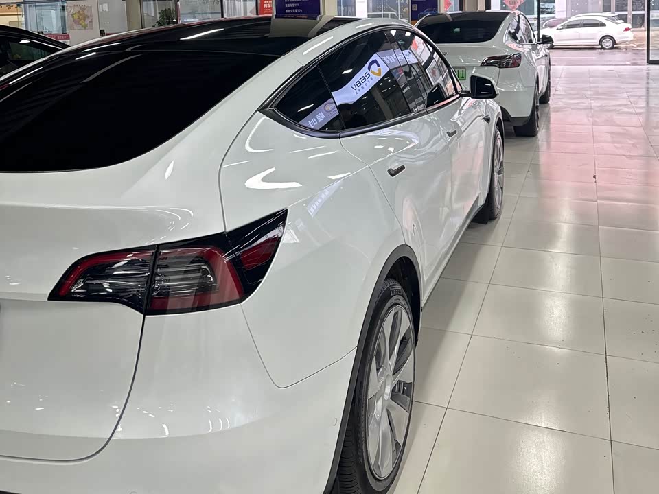 Tesla Model Y Tesla Model Y