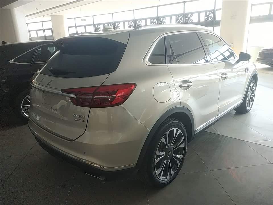 Hongqi HS5