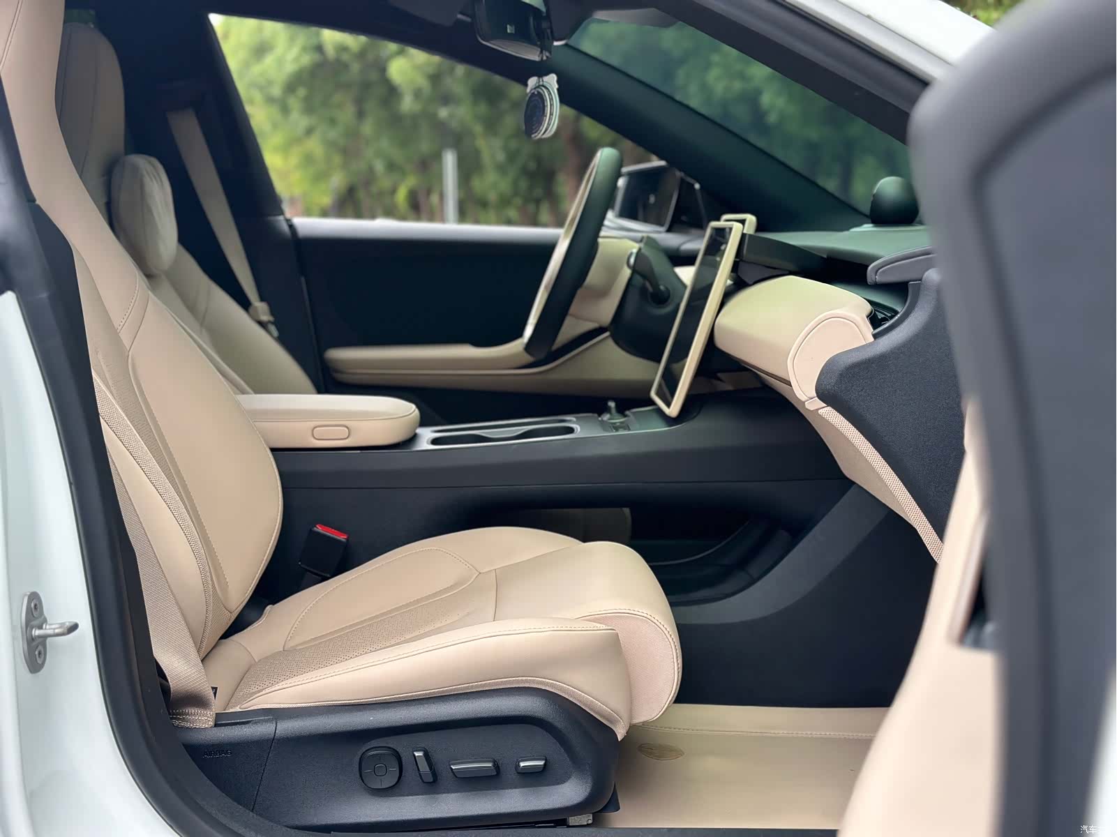 NIO ET5, 2024 10