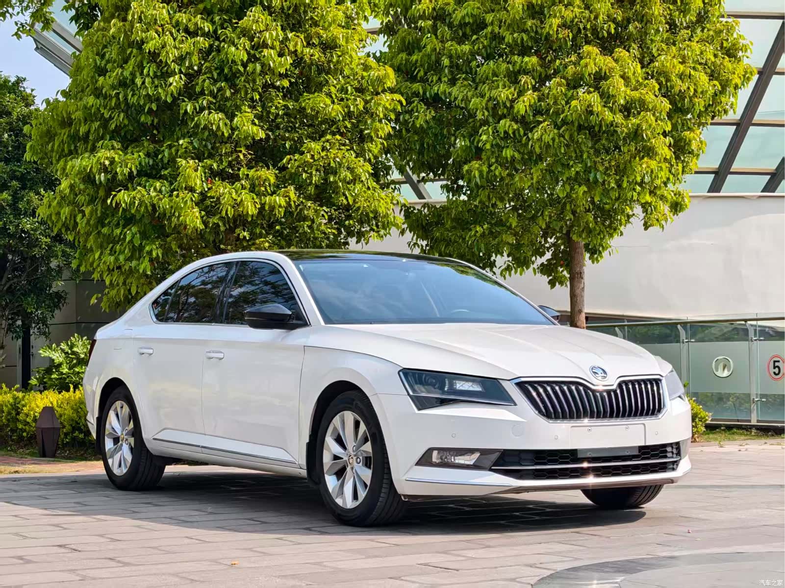 Skoda Superb, 2019 3