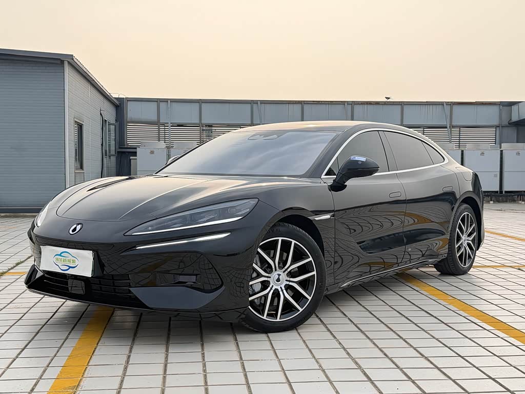 Denza Z9