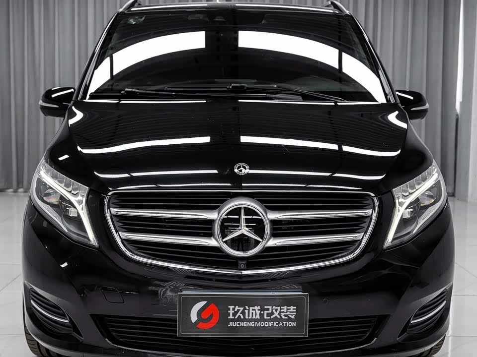 Mercedes-Benz V-class