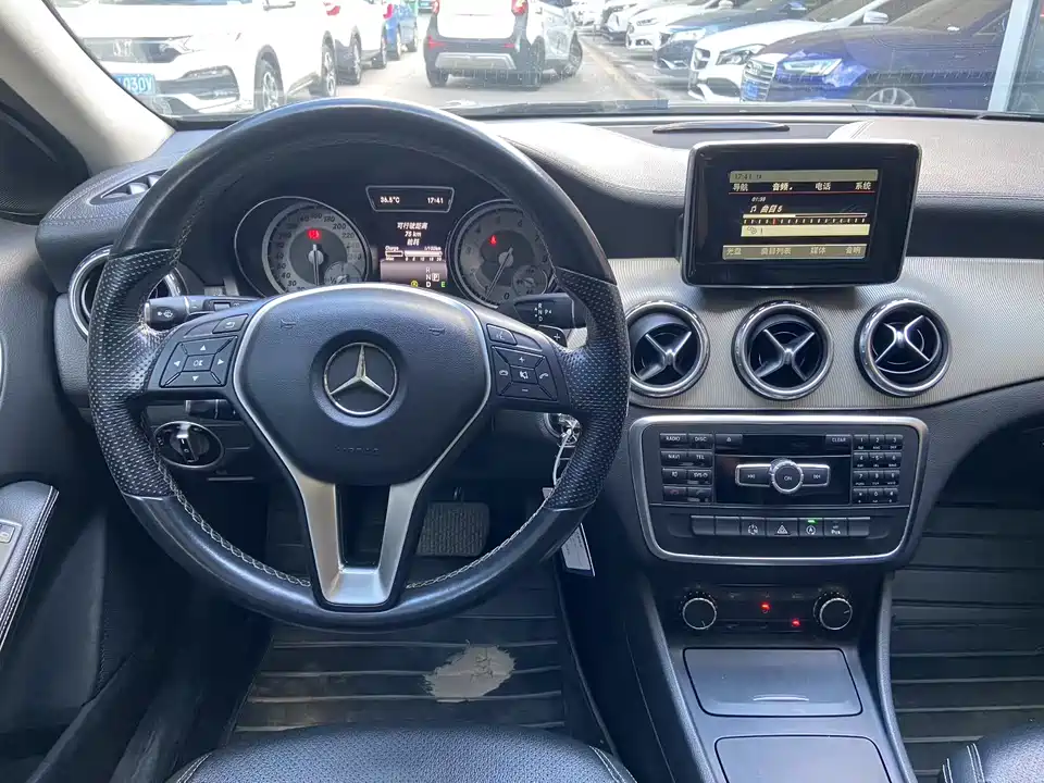 Mercedes-Benz GLA