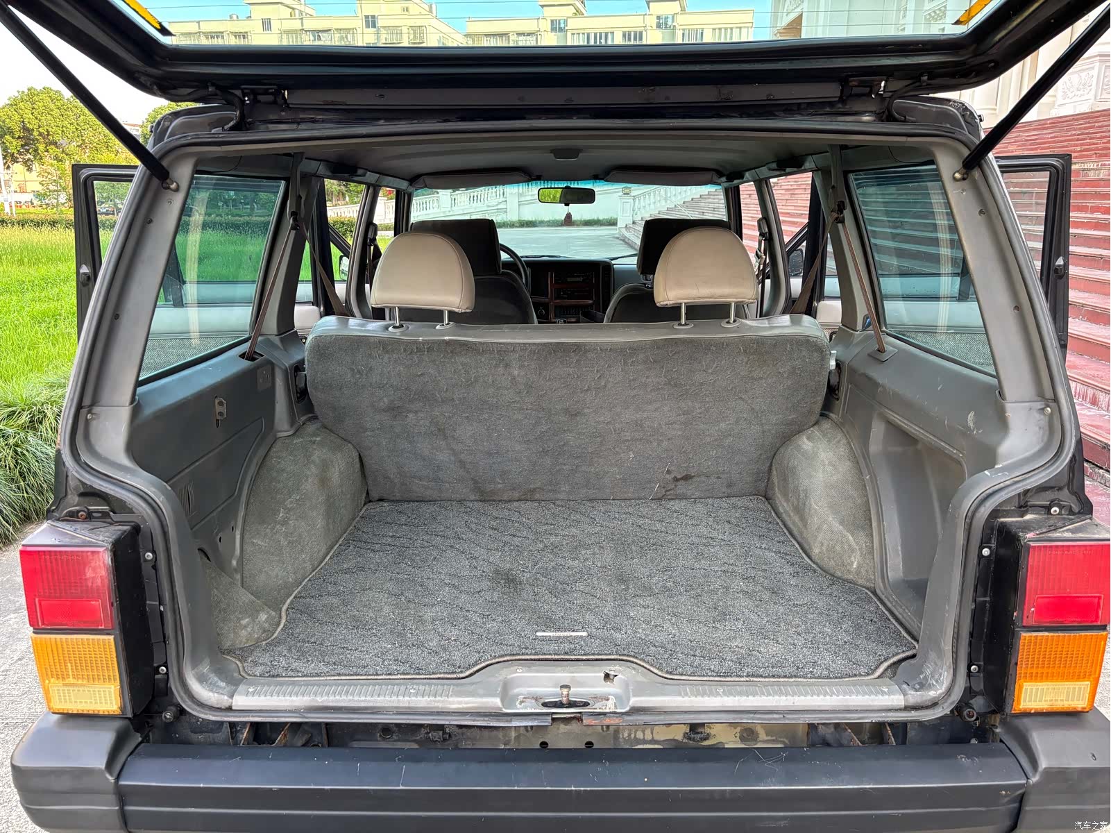 Jeep 02, 2003 16