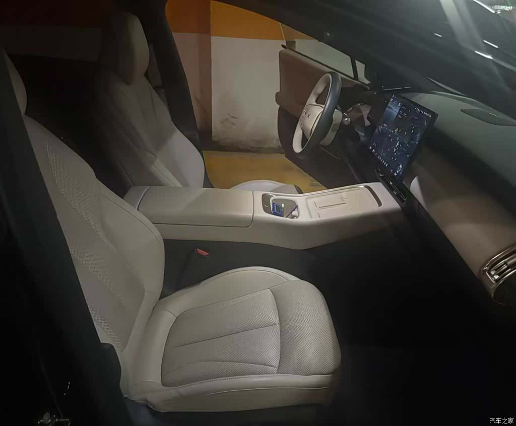 Xpeng P7, 2024 все фото