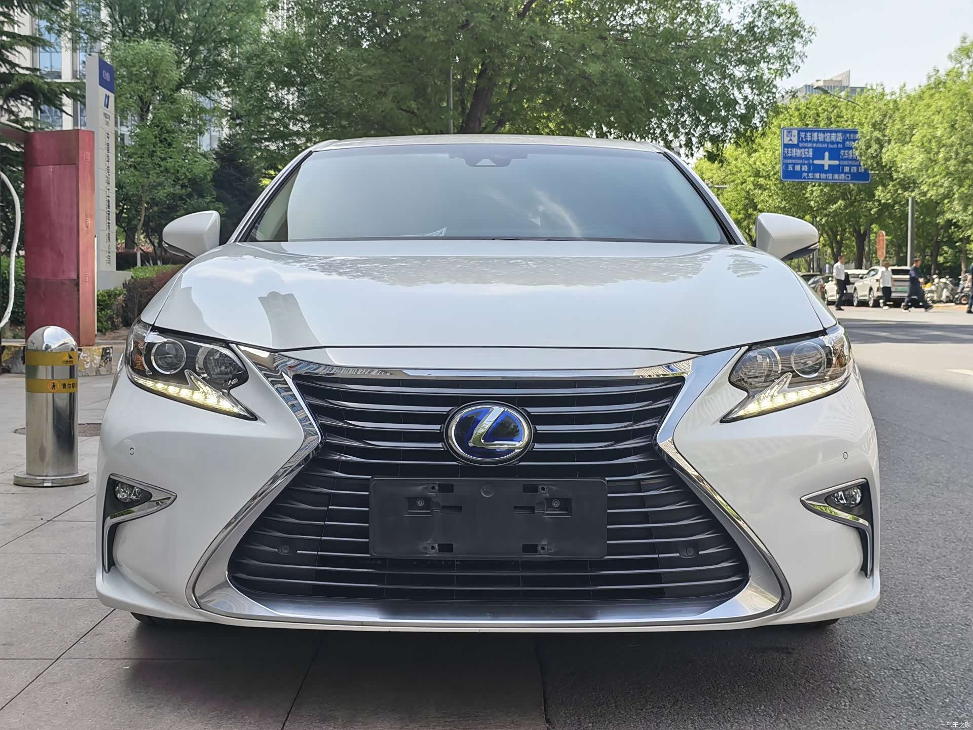 Lexus ES, 2018 4