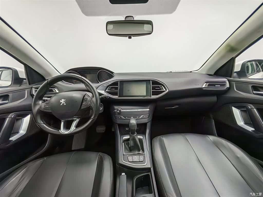Peugeot 308, 2016 все фото