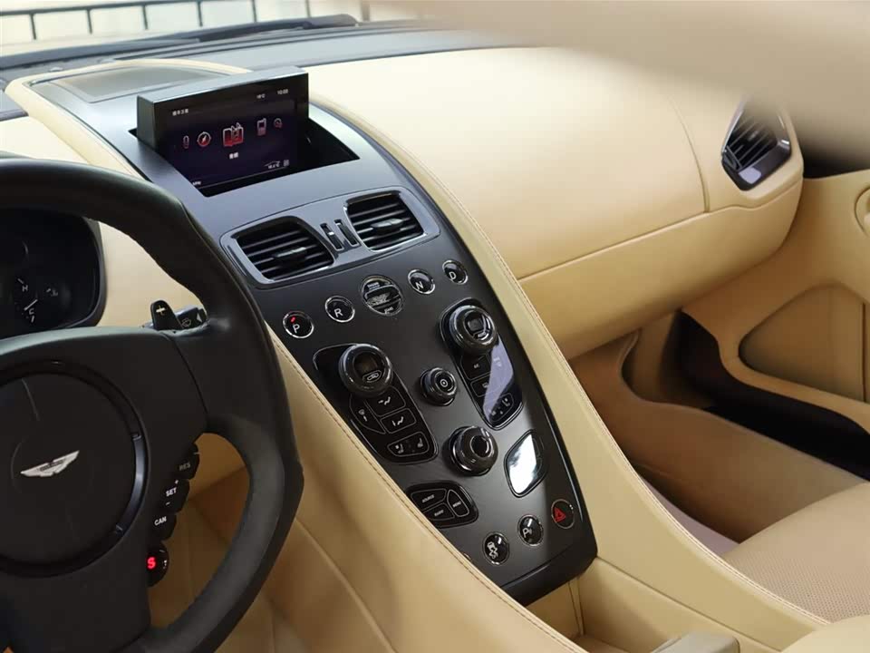 Aston Martin Vanquish Aston Martin Vanquish