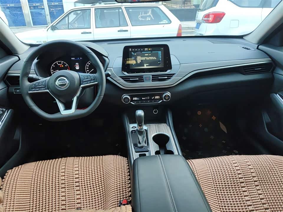 Nissan Teana