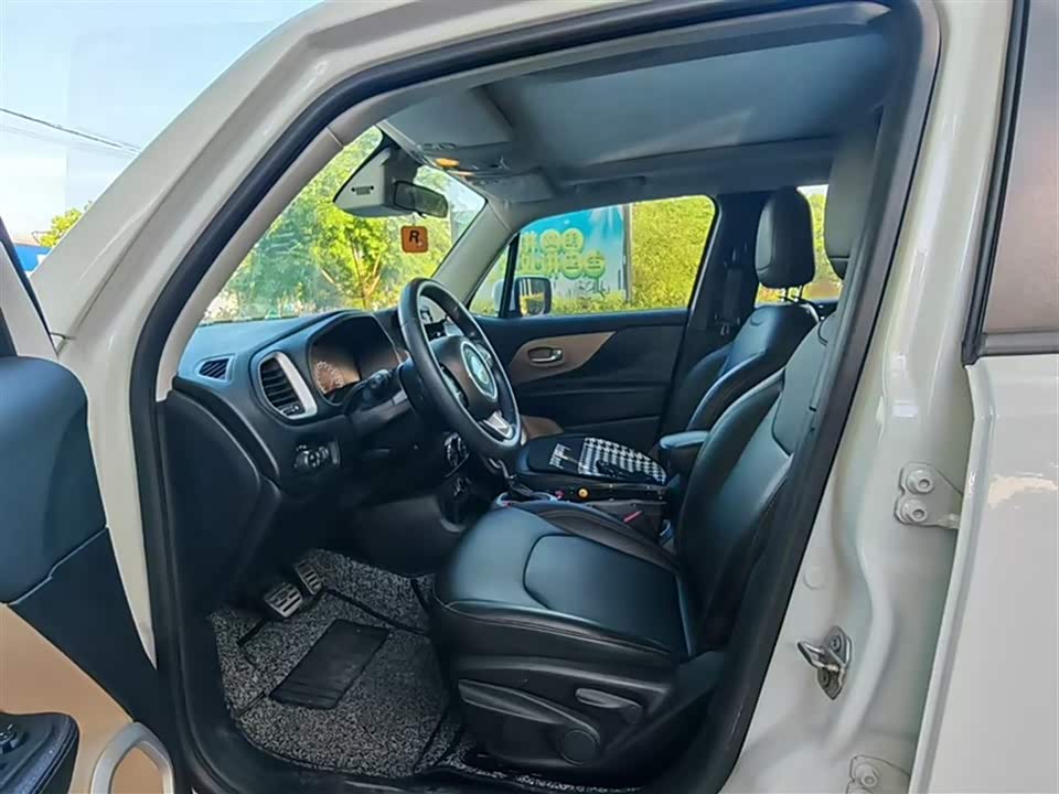 Jeep Freeman