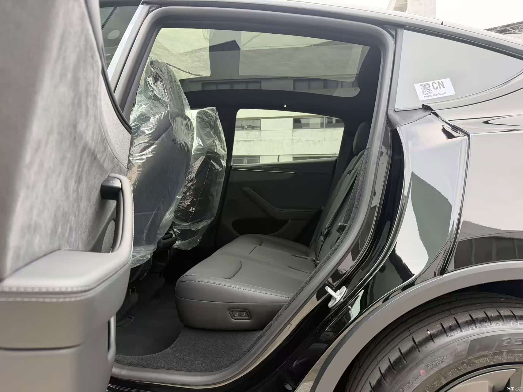 Tesla Model Y, 2026 6
