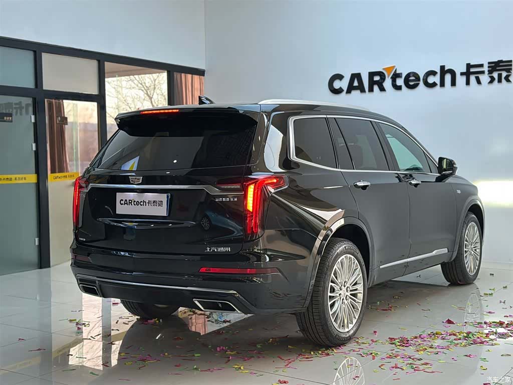 Cadillac XT6, 2025 4