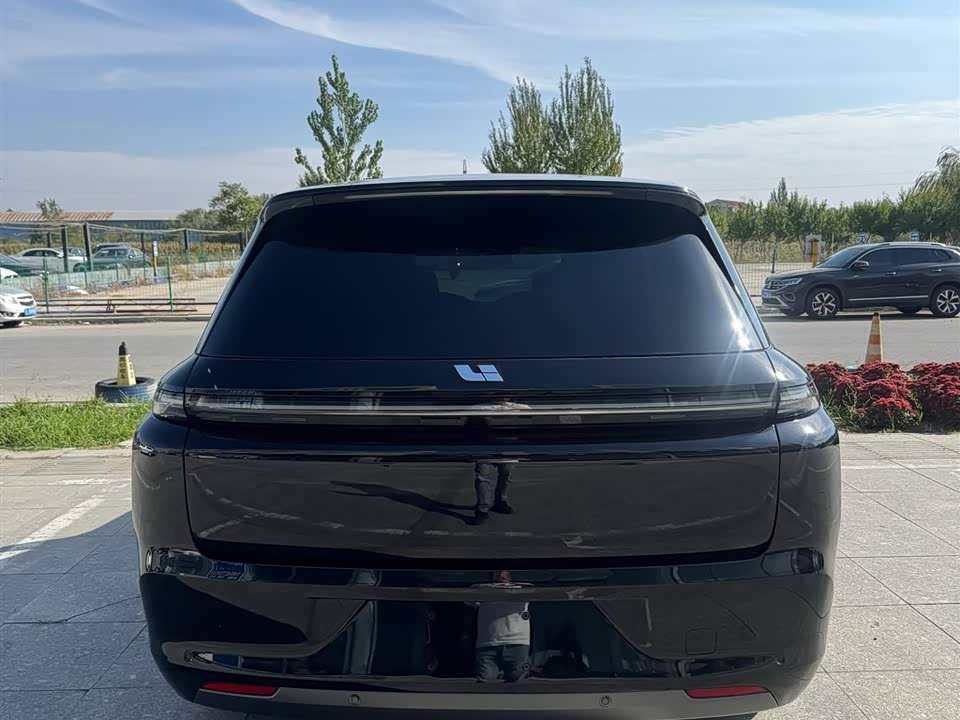 Li Auto Ideal L8