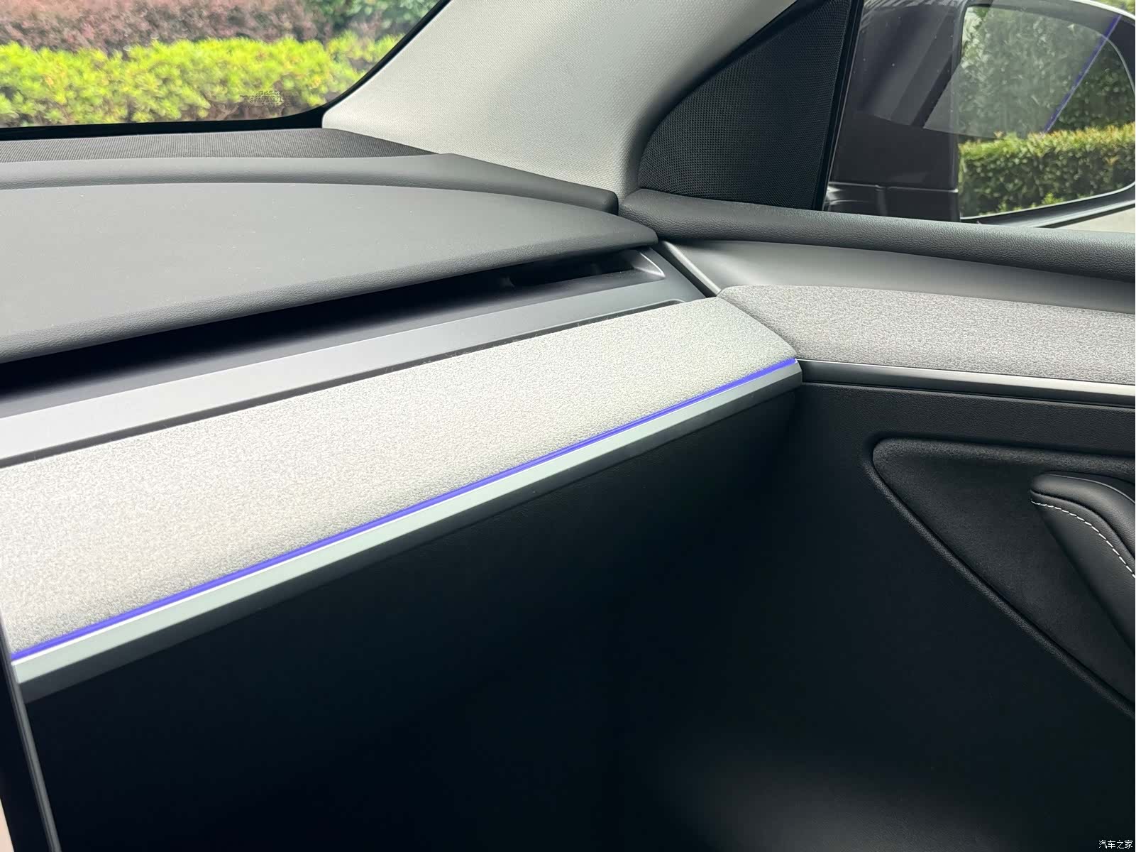 Tesla Model Y, 2024 32