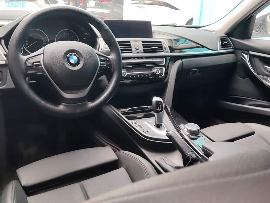 BMW 3 Series 2019, фото 12
