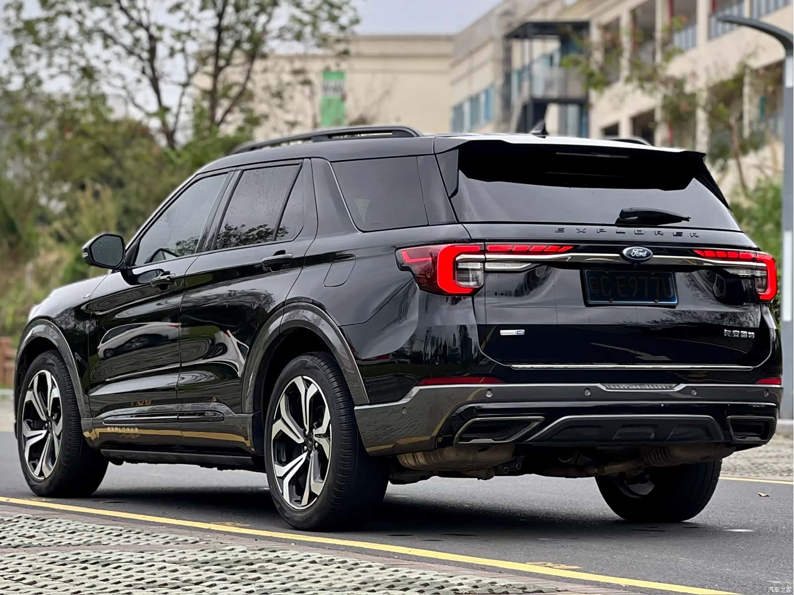 Ford Explorer, 2022 все фото