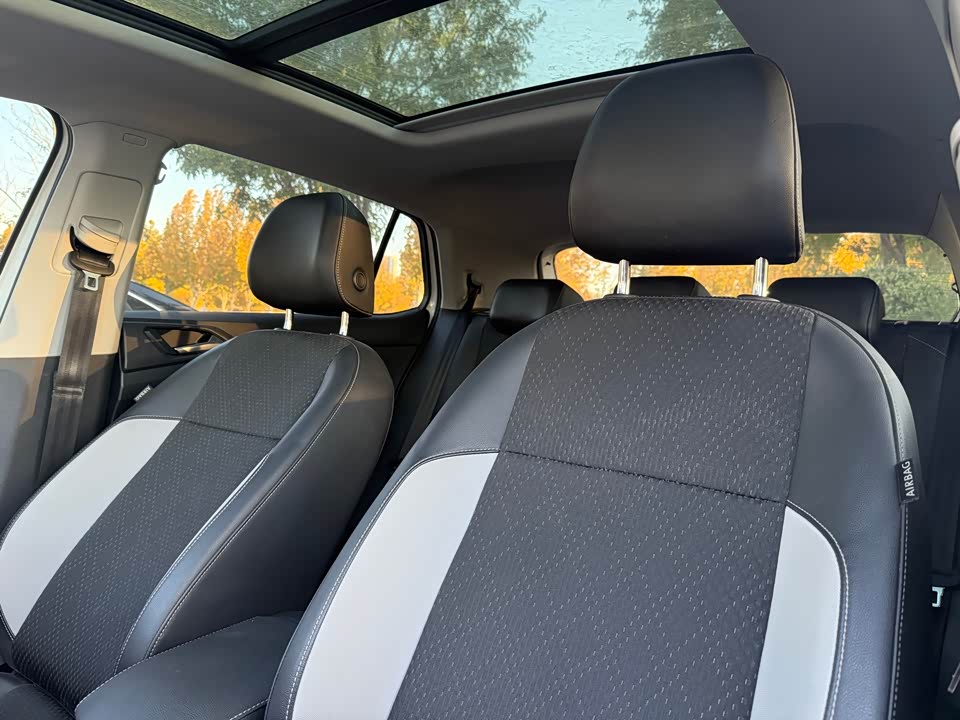 Volkswagen Exploring the shadow