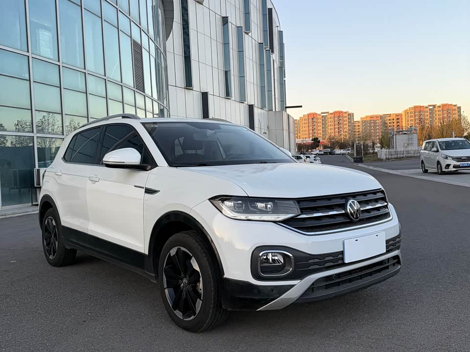 Volkswagen Exploring the shadow