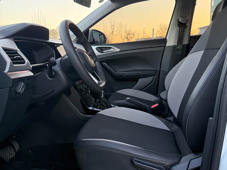 Volkswagen Exploring the shadow