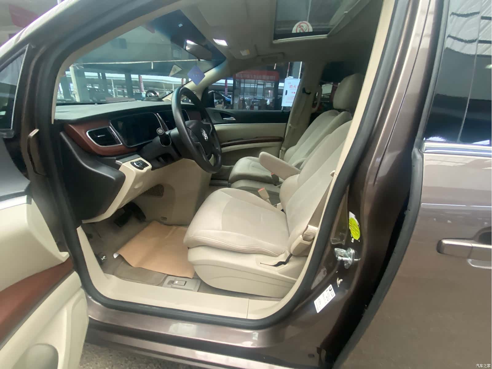 Buick GL8, 2015 15