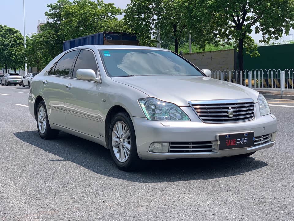 Toyota crown