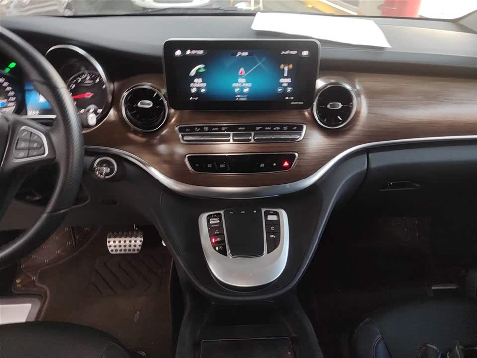 Mercedes-Benz V-class