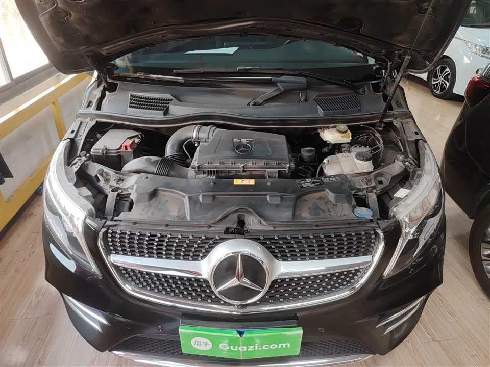 Mercedes-Benz V-class