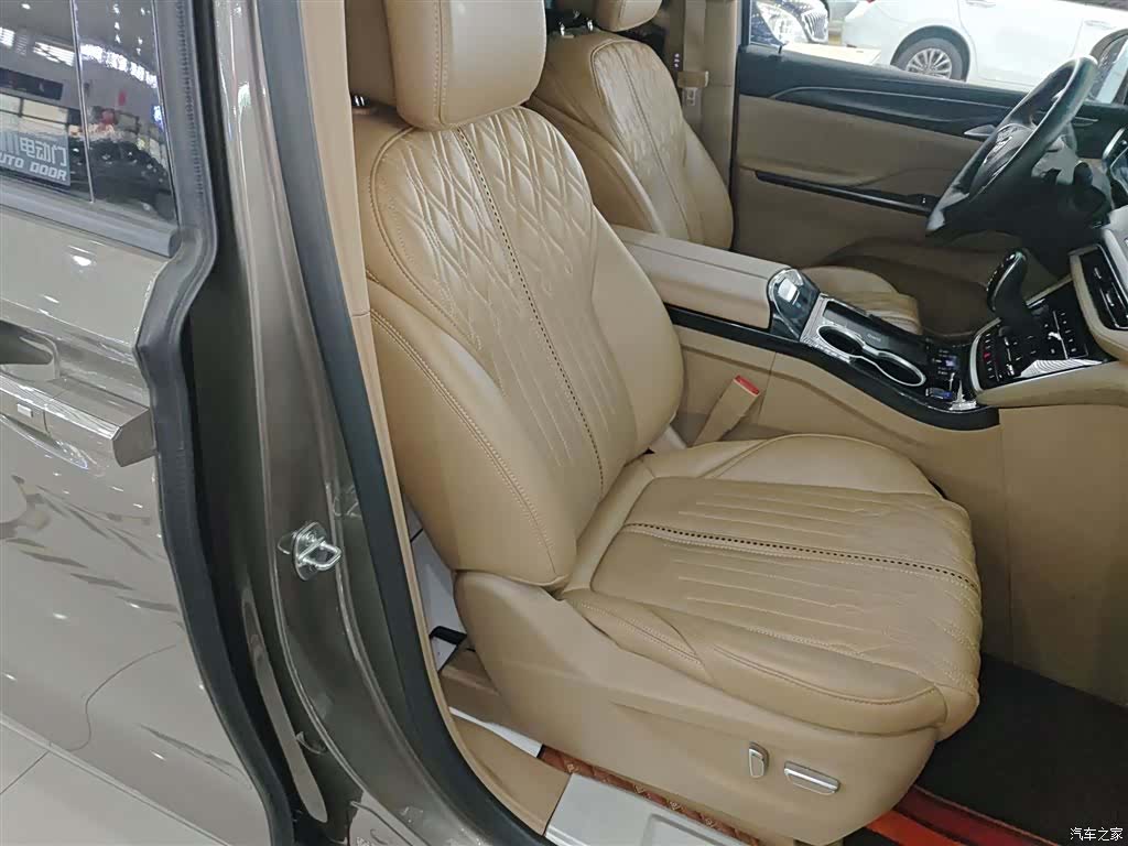 Buick GL8, 2020 25