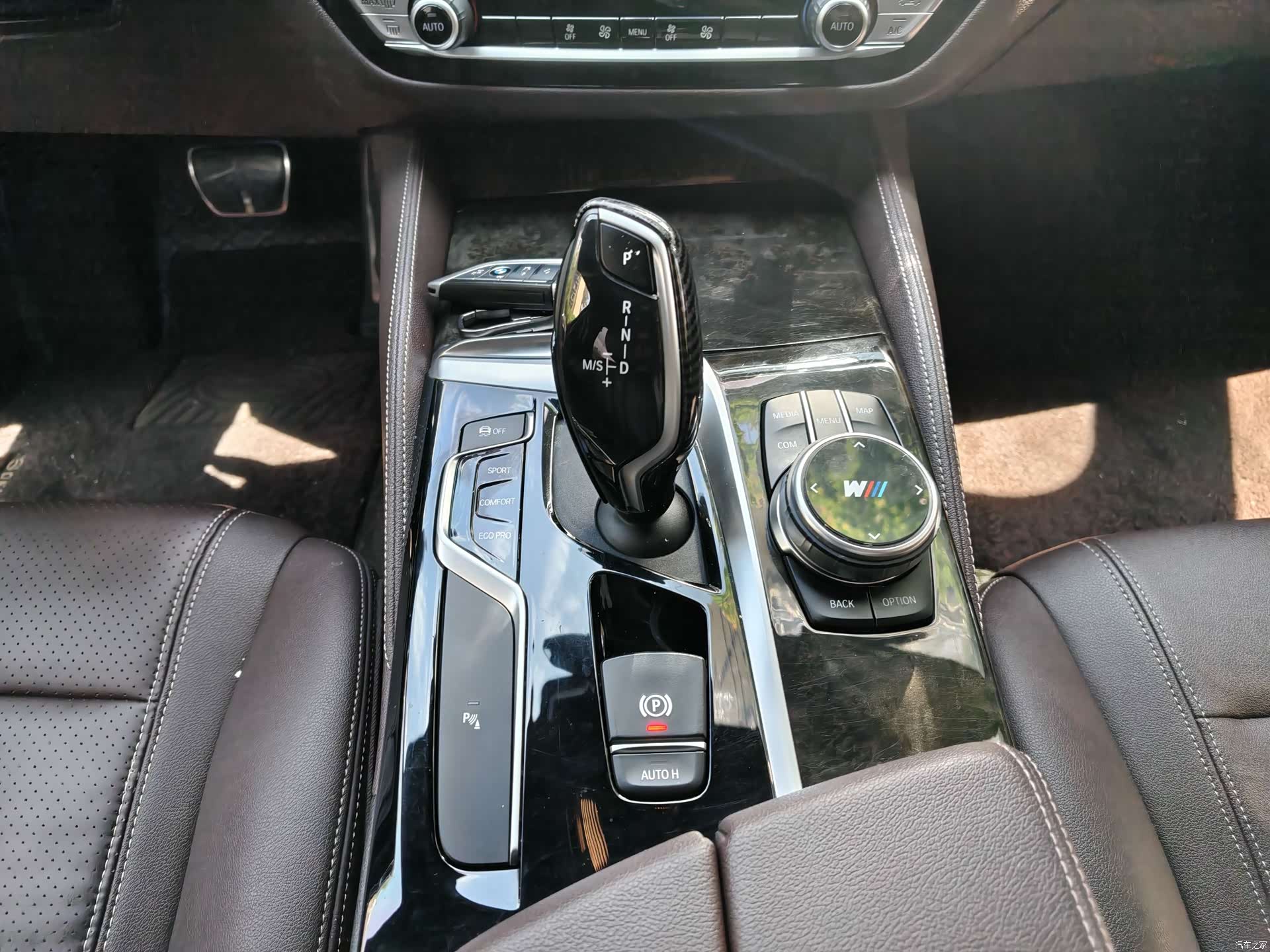 BMW 5 Series, 2019 28