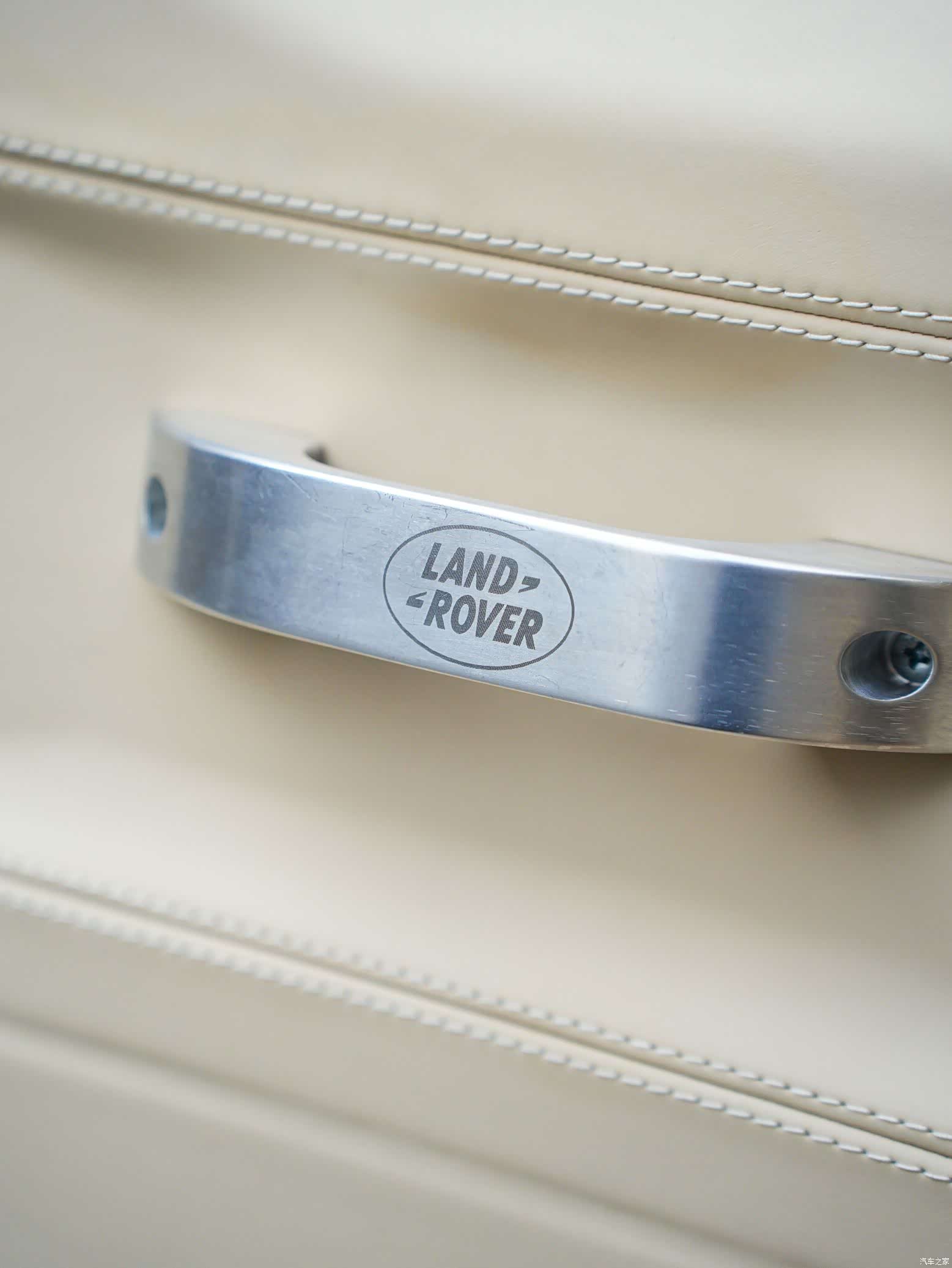 Land Rover Defender, 2013 9