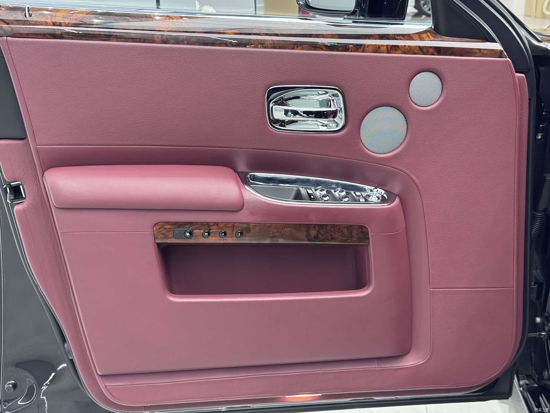 Rolls-Royce Ghost, 2014 19