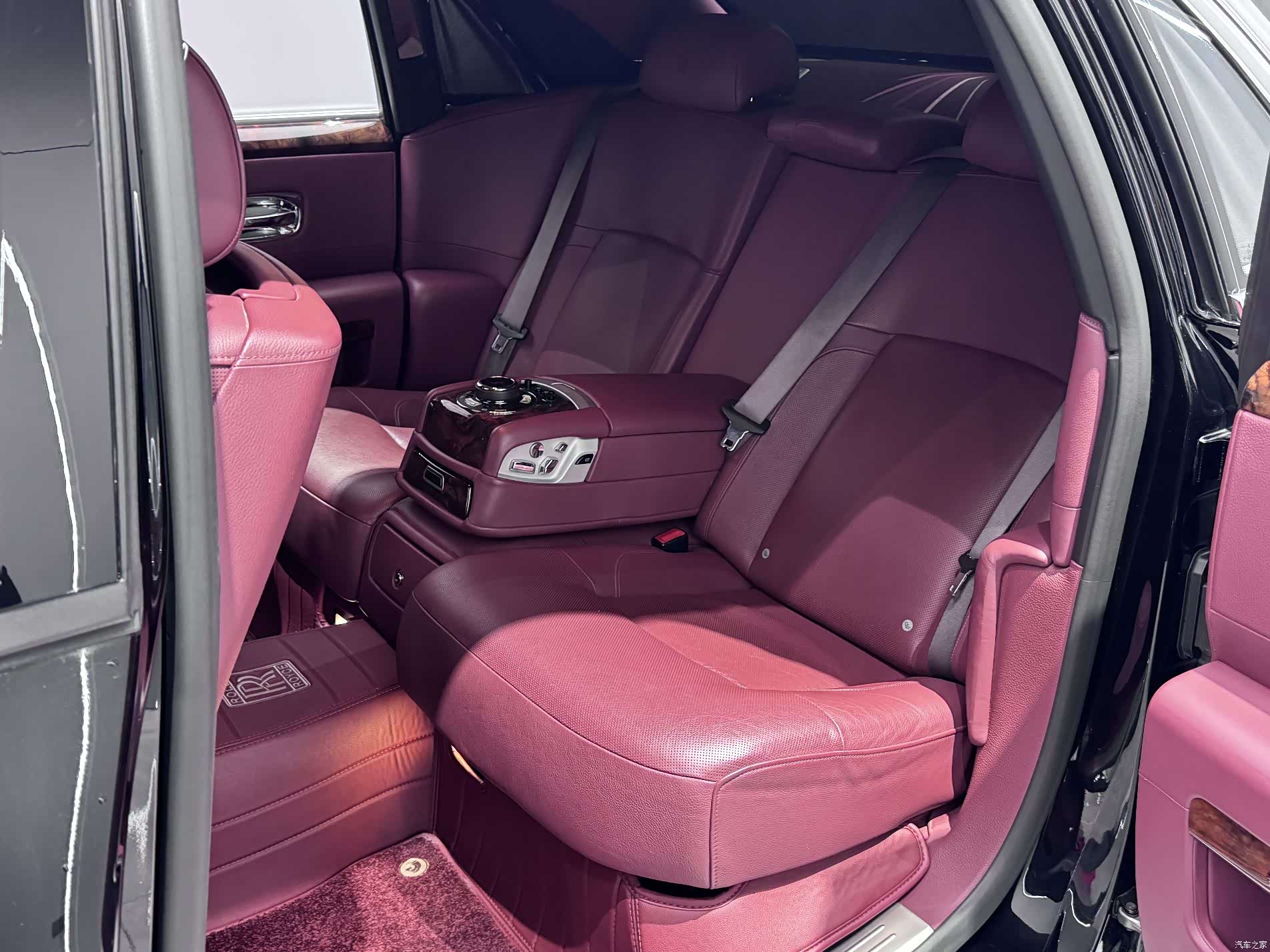 Rolls-Royce Ghost, 2014 23