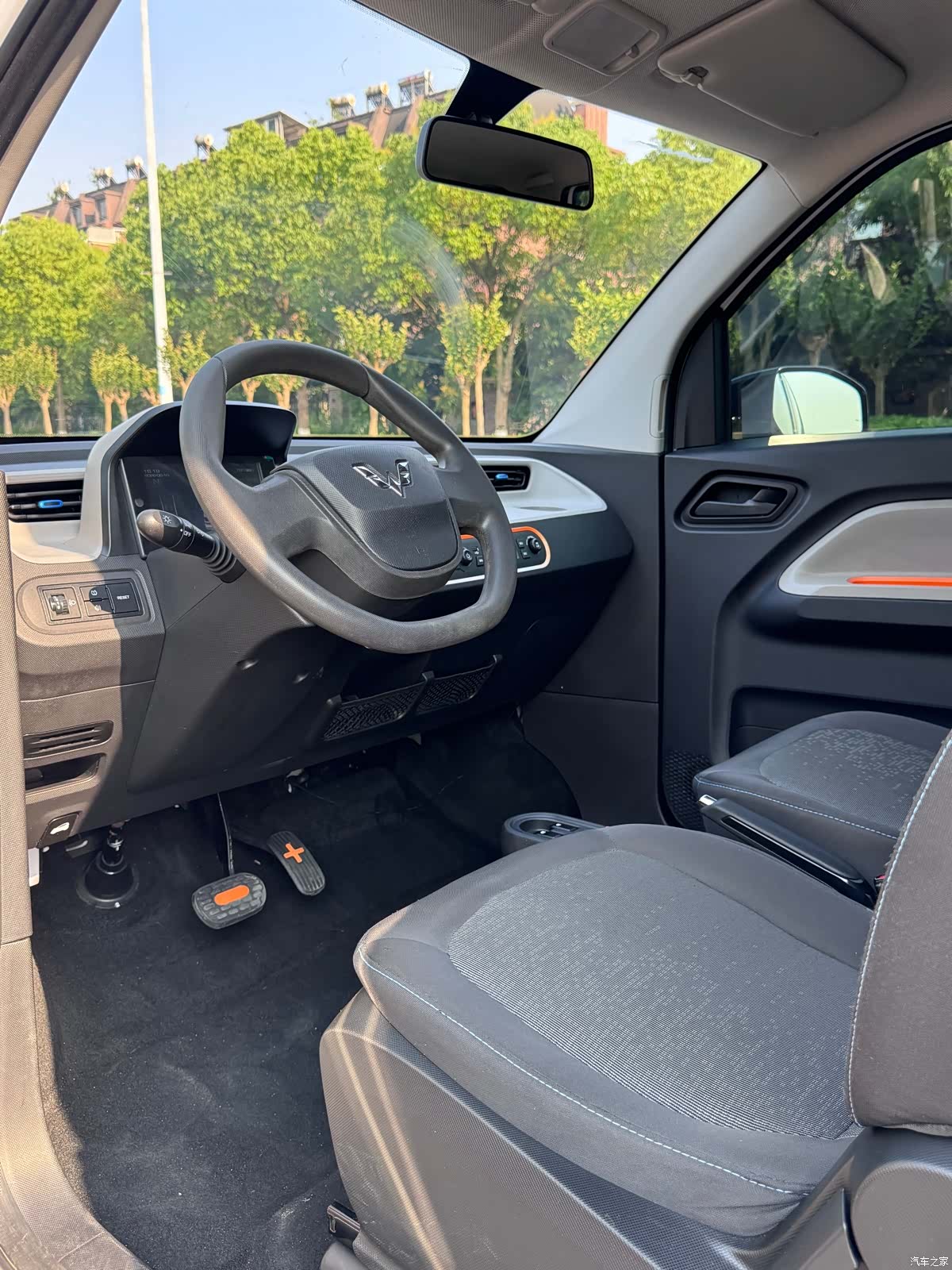 Wuling MINIEV, 2021 все фото