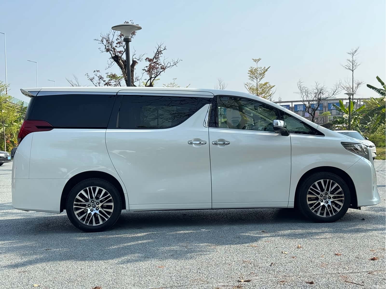 Toyota Alphard, 2017 7