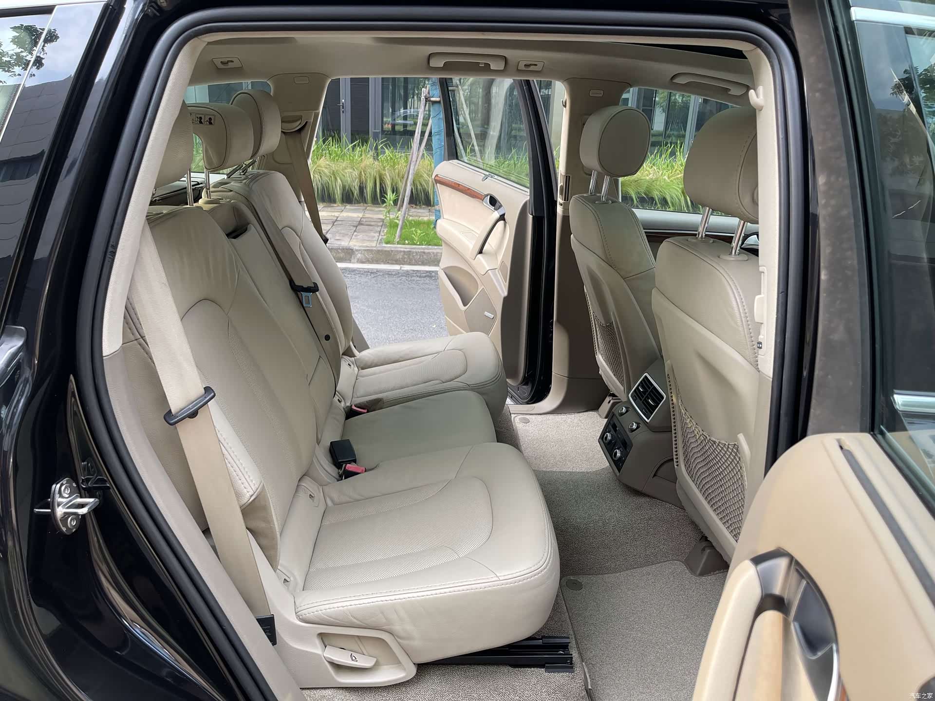 Audi Q7, 2011 15