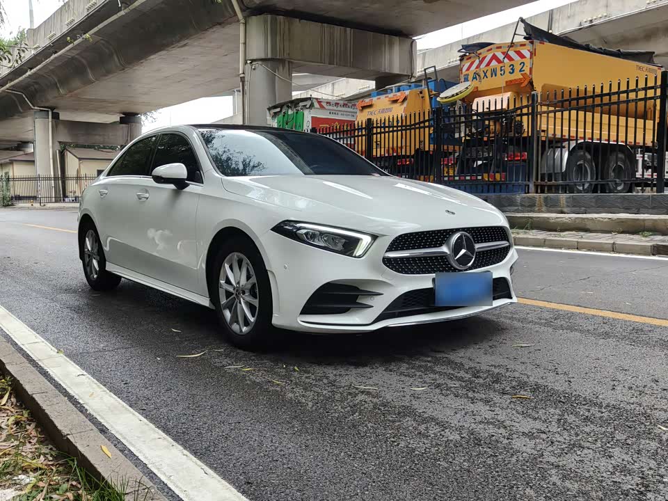 Mercedes-Benz Class A Mercedes-Benz Class A